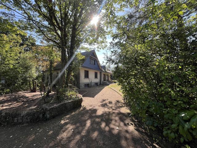 Maison de 1970 sur 4185m2 de terrain constructible