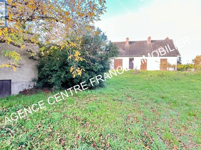 Maison de 1980 sur 1780m² de terrain arboré avec dépendance
