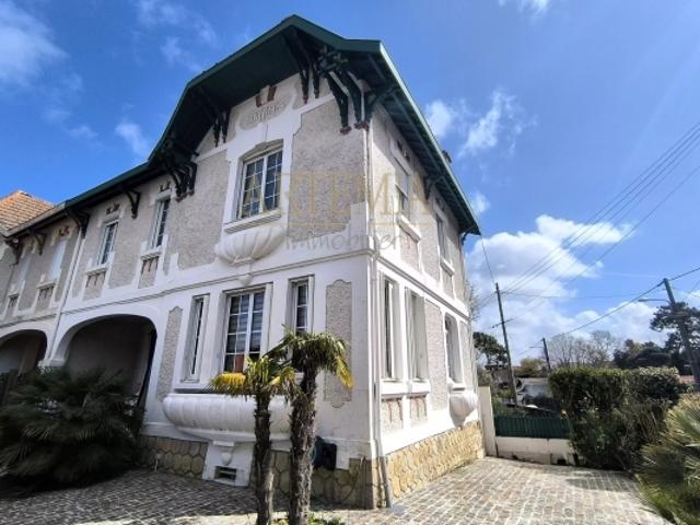 Maison de 1930 à proximité du centre ville, de la gare et des commerces