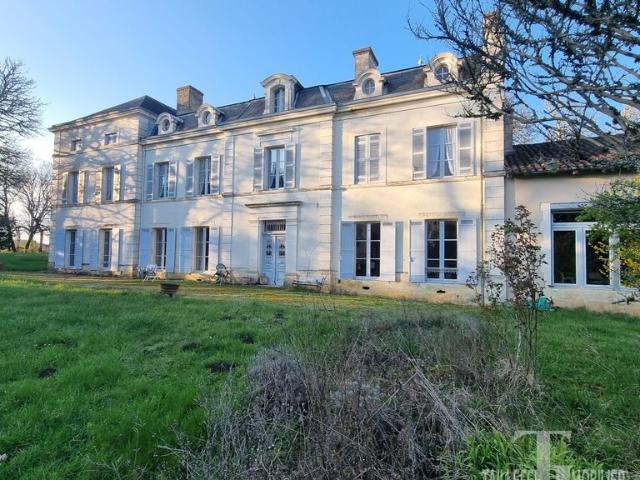 Maison de 19 pièces de luxe en vente à Sorges, Nouvelle Aquitaine