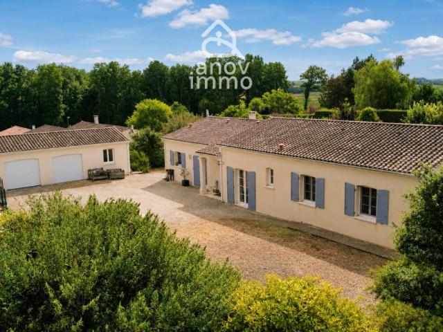 Maison de 2007 plain pied 154 m2 4 chambres Piscine D