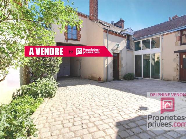 Maison de 200 m² avec vie en plain pied + grange et cave voutée sur un terrain de 525 m² en hypercentre de Châteauneuf sur Loire