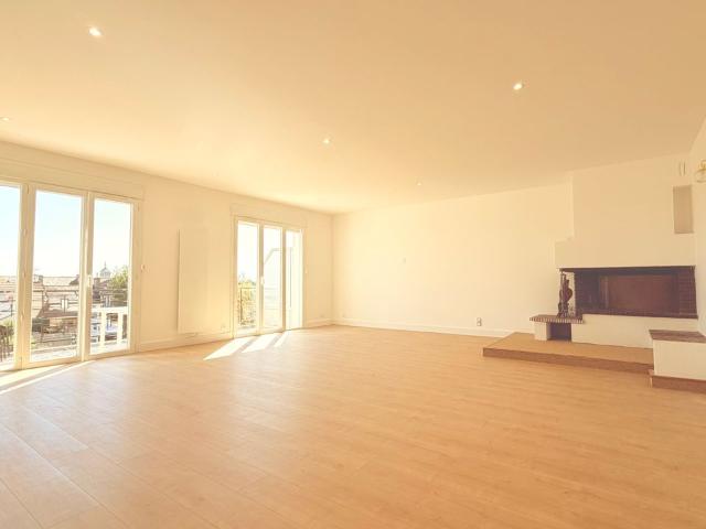 Maison de 200m2 à louer sur Saint Denis de l'Hôtel