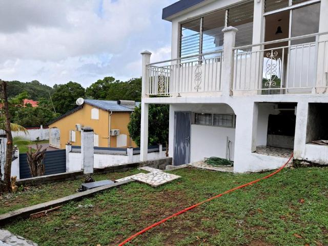 Maison de 200m2 à louer sur Sainte Anne