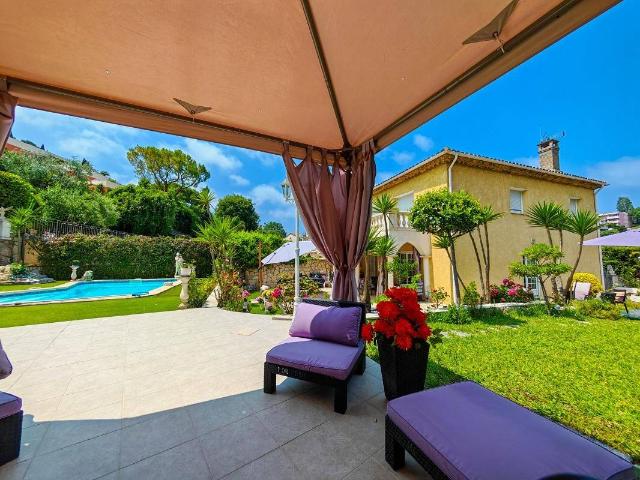Maison de 200m² sur un terrain de 500m² avec Piscine