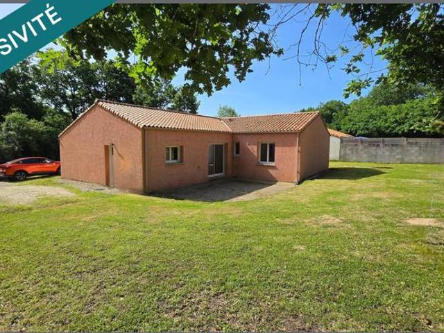 Maison de 2010 avec 3 chambres et garage