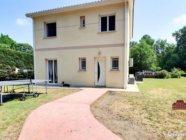 Maison de 2016 sur 2500m2 de parcelle