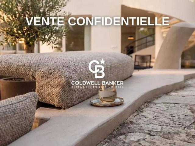 Maison de 20 pièces de luxe en vente à Vallauris, France