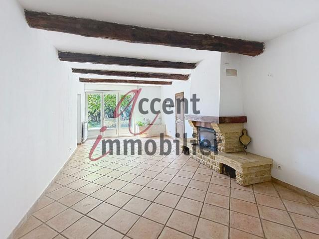 Maison de 210 m² avec jardin de 5000 m² en campagne de Courthézon
