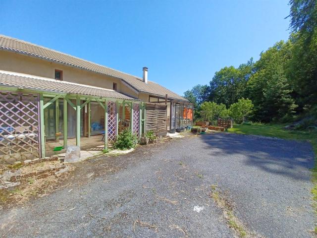 Maison de 235m² et 1hectare sans vis à vis 235m² Lacaze
