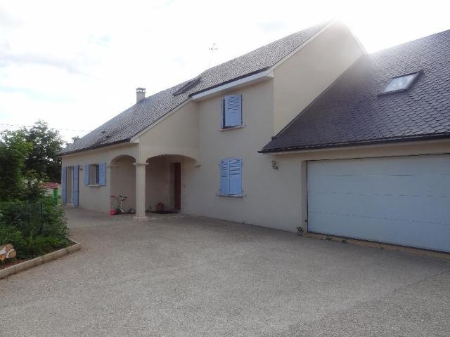 Maison de 233 m2 à seulement 20 minutes de Rodez