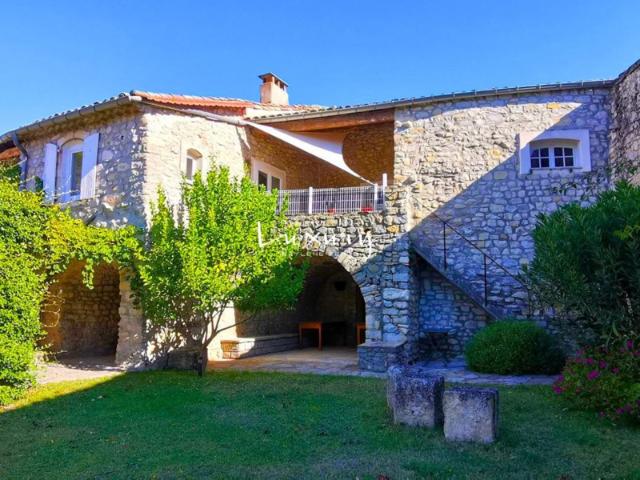 Maison de 23 pièces 495 m2 à vendre à MOULEZAN