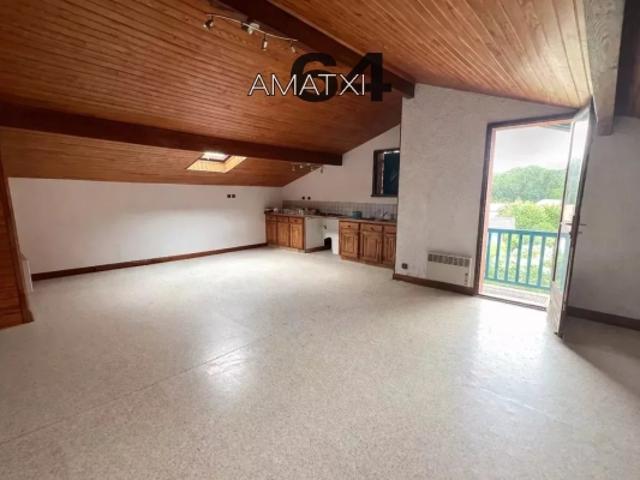 MAISON DE 240 M2 À RÉNOVER ARCANGUES