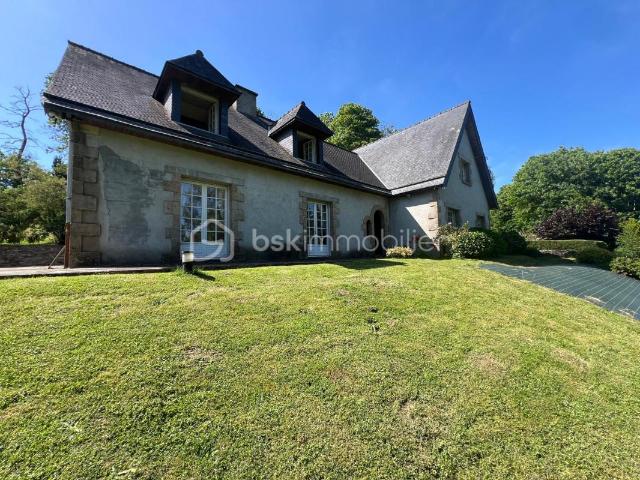 Maison de 255 m² avec grande dépendance