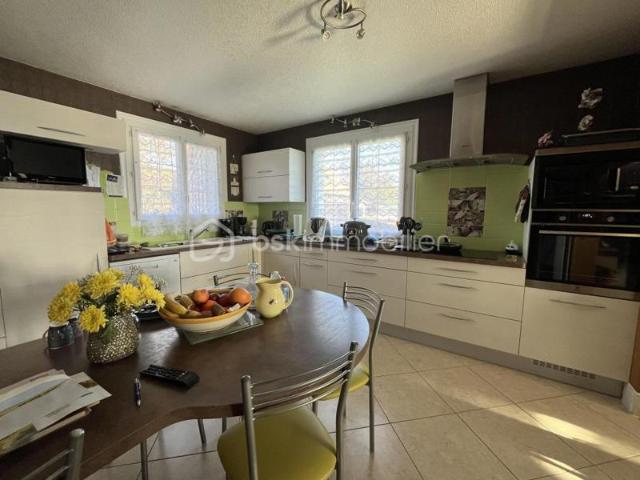 Maison de 250m² à Hermival les Vaux