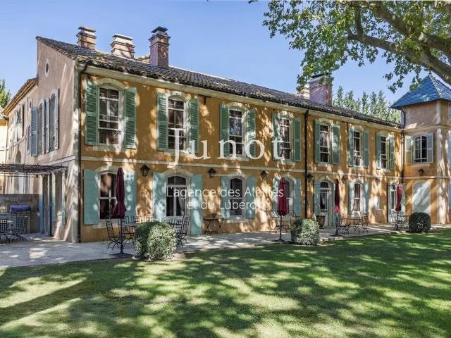 Maison de 25 pièces de luxe en vente à Maussane, Provence Alpes Côte d'Azur