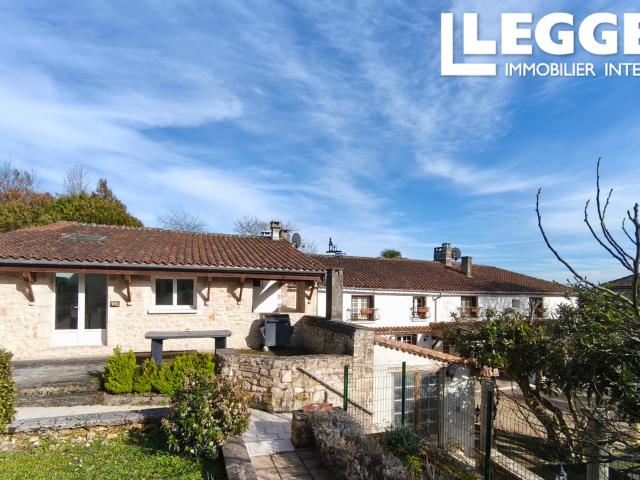 Maison au calme de 286 m2 avec studio indépendant de 84 m2 et une piscine de 10x4 couverte