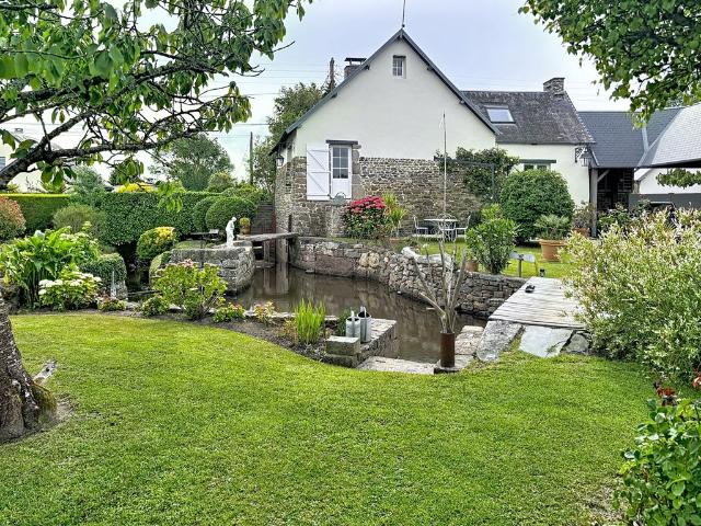 Maison de 2 chambres de luxe en vente à Bréhal, Normandie