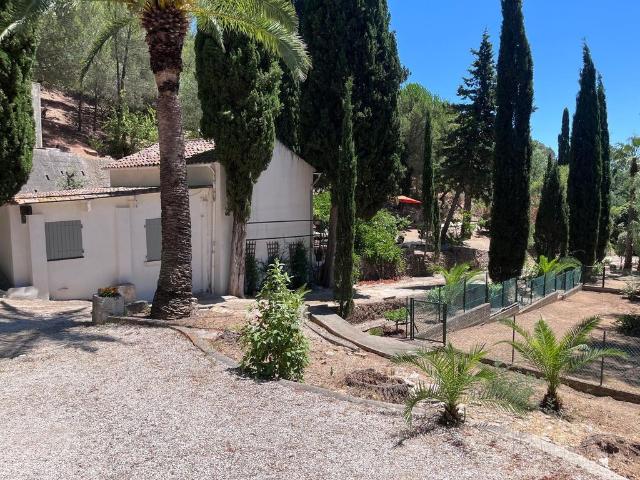 Maison de 2 chambres de luxe en vente à Hyères, Provence Alpes Côte d'Azur