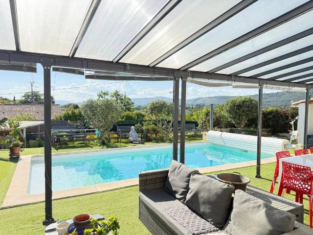 Maison de luxe en vente à Sainte Anastasie sur Issole, Provence Alpes Côte d'Azur