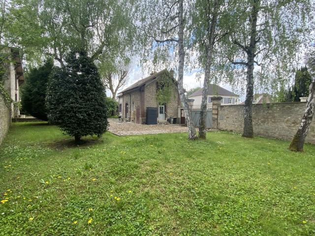Maison de 2 chambres de luxe en vente à Plailly, France