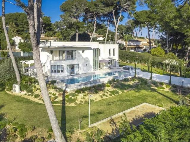 Maison de 7 chambres de luxe en location à Juan les Pins, France
