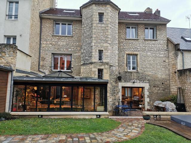 Maison de 7 chambres de luxe en vente à Caen, Normandie