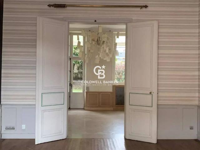 Maison de 7 chambres de luxe en vente à Le Mans, France