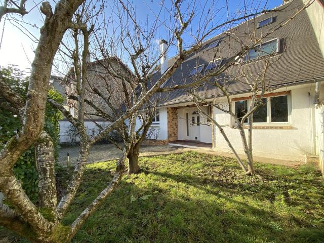 Maison de 7 chambres de luxe en vente à Villeneuve le Roi, France