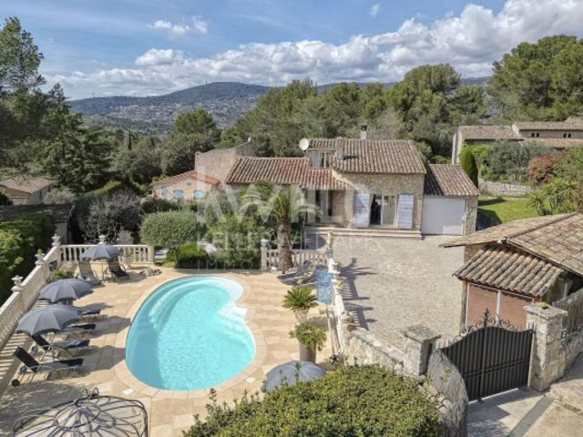 Maison de 7 pièces 185 m² à vendre à PEYMEINADE