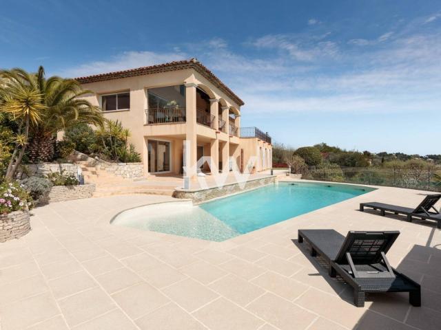 Maison de 7 pièces 210 m² à vendre aux ADRETS DE L ESTEREL