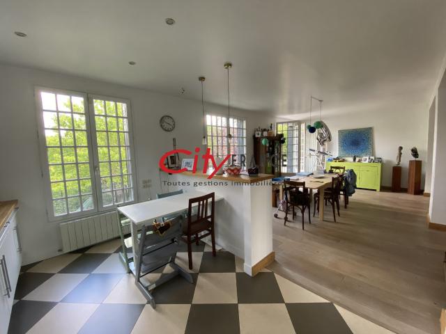Maison de 7 pièces à proximité du centre ville de Villennes sur Seine 78670