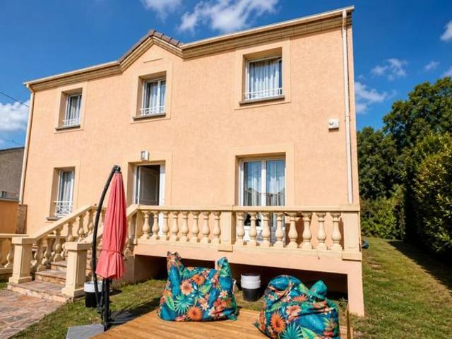 Maison de 7 pièces de 140 m² à Clichy sous Bois