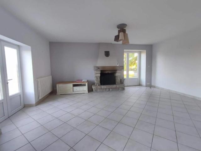 Maison de 7 pièces de 155 m² à Montreuil au Houlme