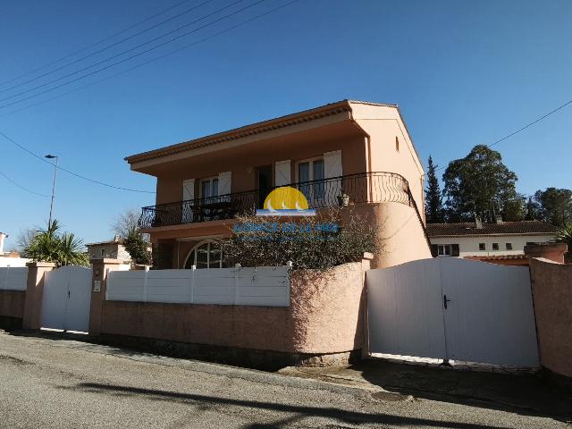 Maison de 7 Pièces de 225m2 habitables avec piscine terrain de 429m2