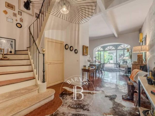 Maison de luxe de 7 pièces en vente à Mouriès, Provence Alpes Côte d'Azur