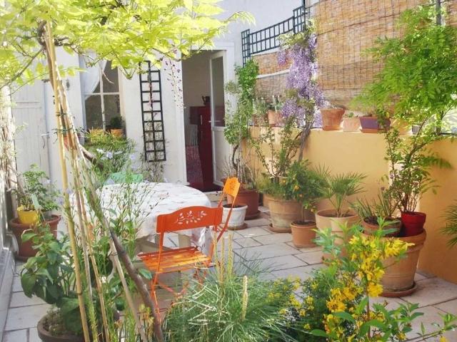 Maison de 7 pièces de luxe en vente à Avignon, France