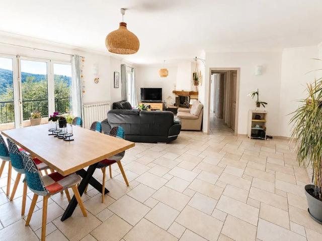 Maison de luxe de 7 pièces en vente à Colomars, France