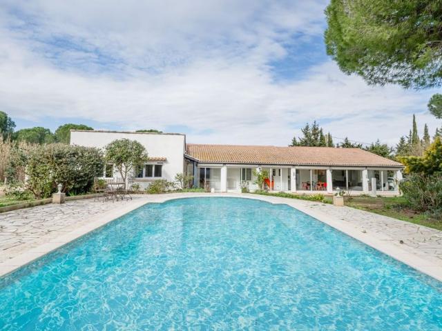 Maison de 7 pièces de luxe en vente à Bessan, France