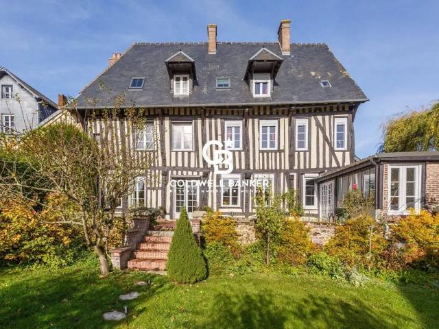 Maison de 7 pièces de luxe en vente à Bernay, France