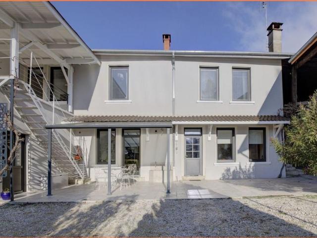 Maison de 7 pièces de luxe en vente à Beynost, France