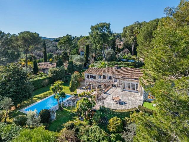 Maison de 7 pièces de luxe en vente à Biot, Provence Alpes Côte d'Azur