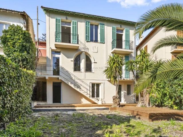 Maison de 7 pièces de luxe en vente à Cannes, France