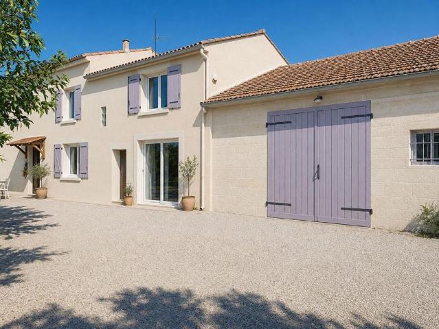 Maison de 7 pièces de luxe en vente à Châteaurenard, France