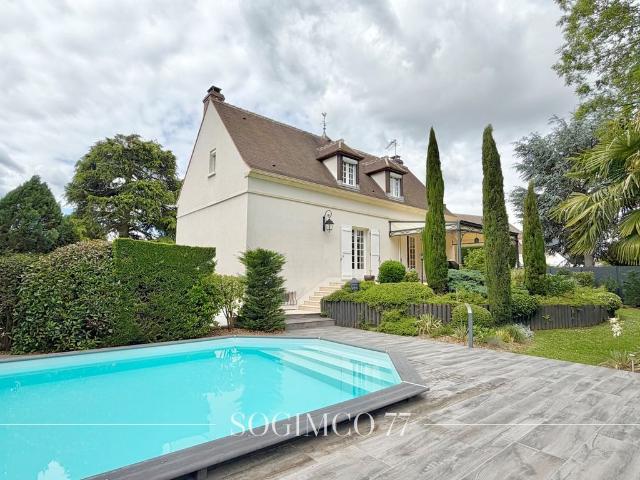 Maison de 7 pièces de luxe en vente à Claye Souilly, Île de France