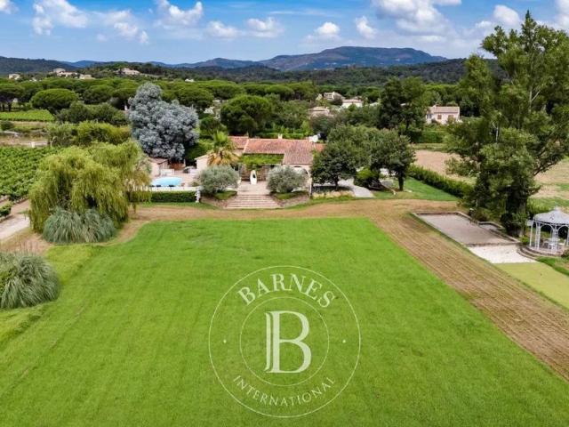 Maison de 7 pièces de luxe en vente à Cogolin, France