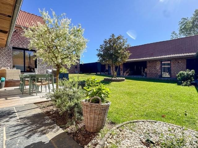 Maison de 7 pièces de luxe en vente à Coutiches, Hauts de France