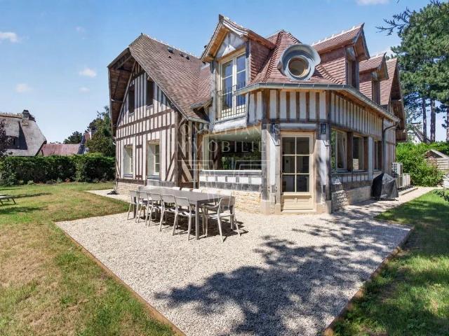 Maison de 7 pièces de luxe en vente à Deauville, France