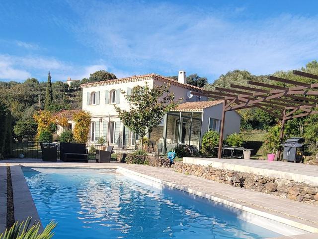 Maison de 7 pièces de luxe en vente à Évenos, Provence Alpes Côte d'Azur