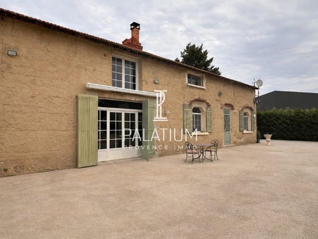 Maison de 7 pièces de luxe en vente à Eygalières, France